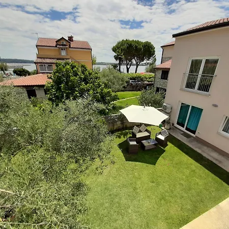 Apartman Riva View 1 *